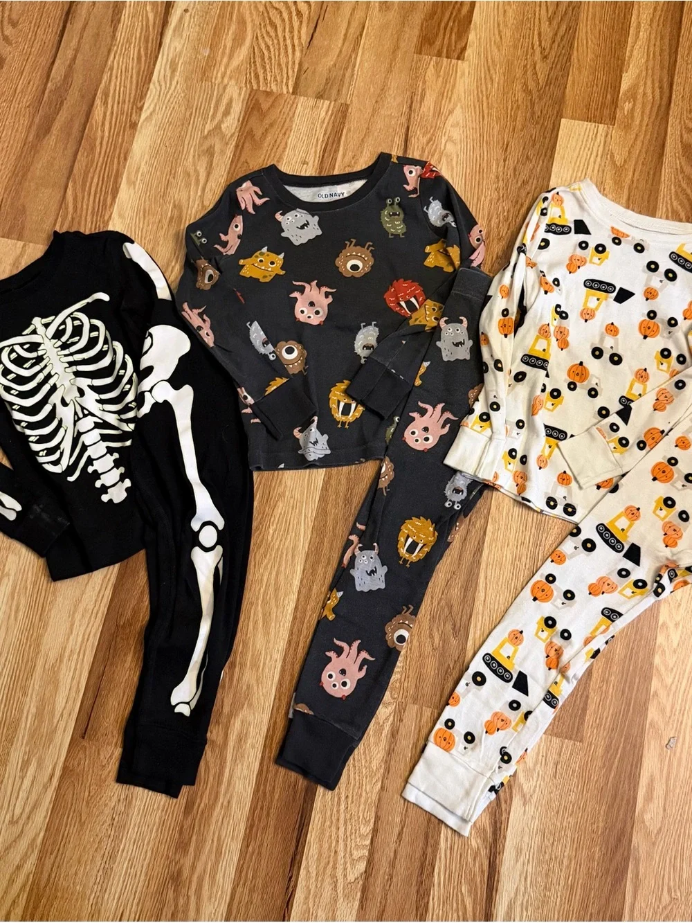Old Navy Black Skeleton & Gray Monster Kids Pajama Set with White Pumpkin Print